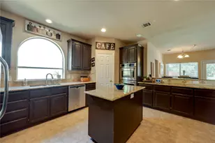 1405 Kingsbrook Cir, McKinney, TX 75072 - Photo 15