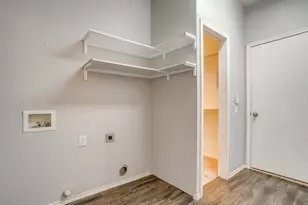 519 Deerwood Dr, Burleson, TX 76028 - Photo 17