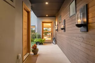 9733 Mixon Dr, Dallas, TX 75220 - Photo 21