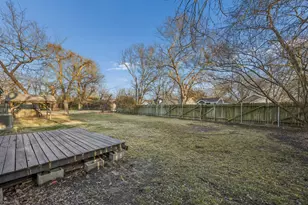 900 W Sycamore St, Sherman, TX 75092 - Photo 27