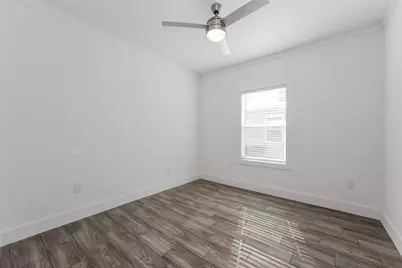 1950 E Maddox Avenue, Fort Worth, TX 76104 - Photo 11