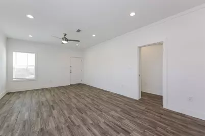 1950 E Maddox Avenue, Fort Worth, TX 76104 - Photo 3