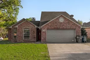 400 Buckskin Dr, Red Oak, TX 75154 - Photo 1