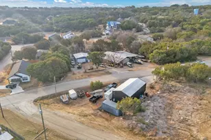 1030 Comanche Cove Dr, Granbury, TX 76048 - Photo 9