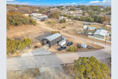 1030 Comanche Cove Drive, Granbury, TX 76048 - Photo 7