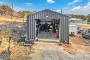 1030 Comanche Cove Dr, Granbury, TX 76048 - Photo 3