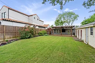 8406 Lakemont Dr, Dallas, TX 75209 - Photo 25