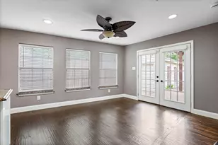 8406 Lakemont Dr, Dallas, TX 75209 - Photo 11