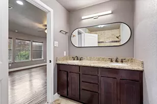 8406 Lakemont Dr, Dallas, TX 75209 - Photo 15