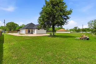 908 Crittendon St, Bridgeport, TX 76426 - Photo 39