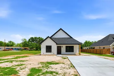 908 Crittendon Street, Bridgeport, TX 76426 - Photo 1