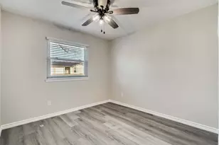 820 E Glendale St, Crowley, TX 76036 - Photo 9