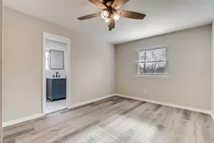 820 E Glendale St, Crowley, TX 76036 - Photo 13