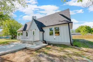 808 N Main St, Tioga, TX 76233 - Photo 23