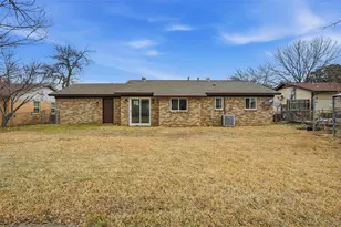 302 E Fuller Dr, Euless, TX 76039 - Photo 19