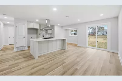 302 E Fuller Drive, Euless, TX 76039 - Photo 5