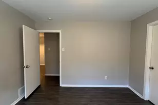 2410 Woodoak Ct, Irving, TX 75060 - Photo 11