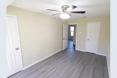 807 Crockett, Midlothian, TX 76065 - Photo 13