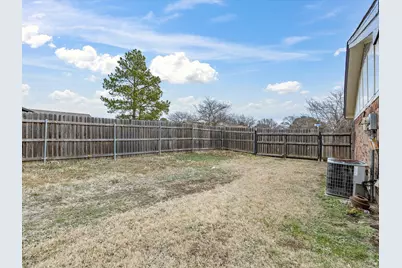 7621 Meadowbrook Drive, Watauga, TX 76148 - Photo 27