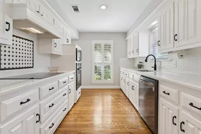 2111 Goldenrod Drive, Richardson, TX 75081 - Photo 9