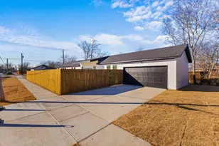 2621 College St, Greenville, TX 75401 - Photo 3