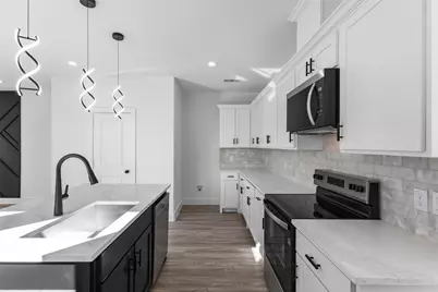 2621 College Street, Greenville, TX 75401 - Photo 9