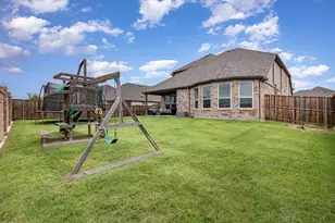 1517 Sawyer Dr, Aubrey, TX 76227 - Photo 9