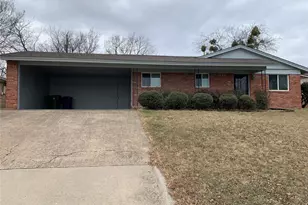 1402 S Cliff St, Decatur, TX 76234 - Photo 1