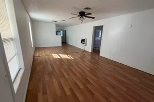 812 Tennessee St, Graham, TX 76450 - Photo 3