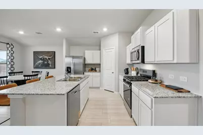 2812 Hawk Drive, Denton, TX 76205 - Photo 5