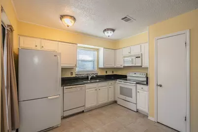 1208 Calico Lane #620, Arlington, TX 76011 - Photo 11