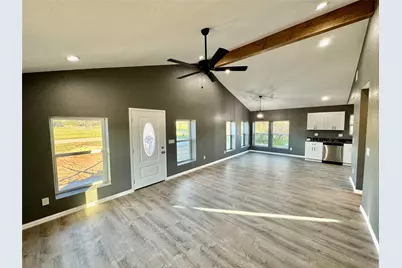 200 Lois Circle, Granbury, TX 76049 - Photo 5