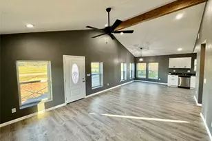 200 Lois Cir, Granbury, TX 76049 - Photo 5