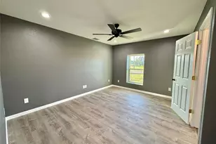 200 Lois Cir, Granbury, TX 76049 - Photo 15