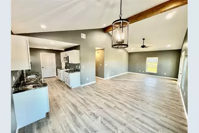 200 Lois Circle, Granbury, TX 76049 - Photo 7