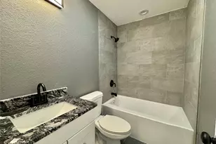 200 Lois Cir, Granbury, TX 76049 - Photo 17