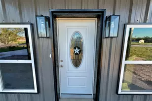 200 Lois Cir, Granbury, TX 76049 - Photo 3