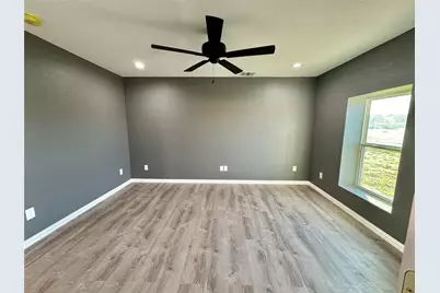 200 Lois Circle, Granbury, TX 76049 - Photo 19