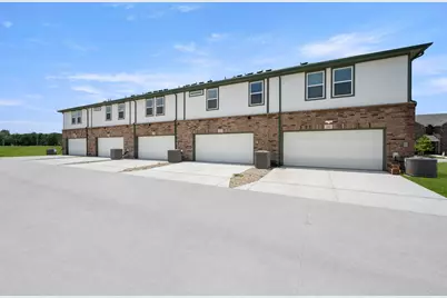243 Wagon Spoke Way #18, Fort Worth, TX 76120 - Photo 5