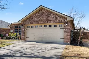 648 Handle Dr, Crowley, TX 76036 - Photo 3