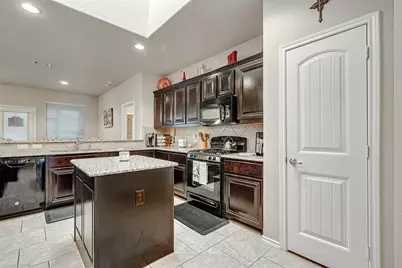 6815 Biondi Trail, Arlington, TX 76001 - Photo 5