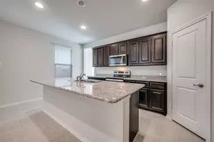 632 Coleman St, Aubrey, TX 76227 - Photo 9