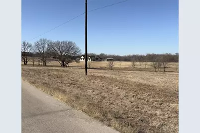 390 Rolling Hills Boulevard, Alvord, TX 76225 - Photo 9