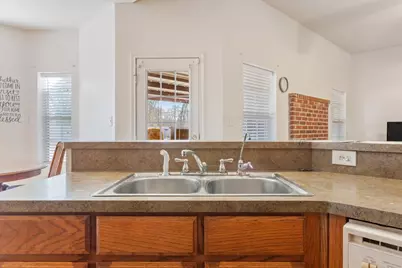 400 Wildcat Drive, Lacy Lakeview, TX 76705 - Photo 11