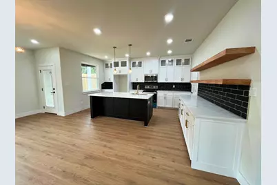 5917 Barkridge Drive, Granbury, TX 76048 - Photo 9