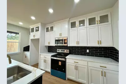 5917 Barkridge Drive, Granbury, TX 76048 - Photo 11