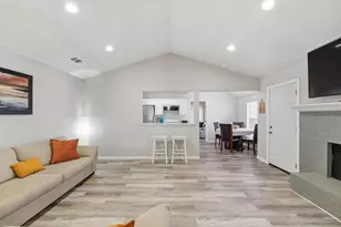 2306 Carol Good Ln, Carrollton, TX 75006 - Photo 5