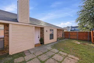 2306 Carol Good Ln, Carrollton, TX 75006 - Photo 9