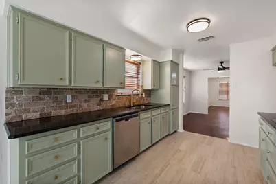 701 Rocky Canyon Road, Arlington, TX 76012 - Photo 31