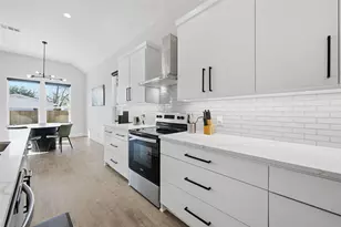 4033 Hammerly Dr, Dallas, TX 75212 - Photo 7